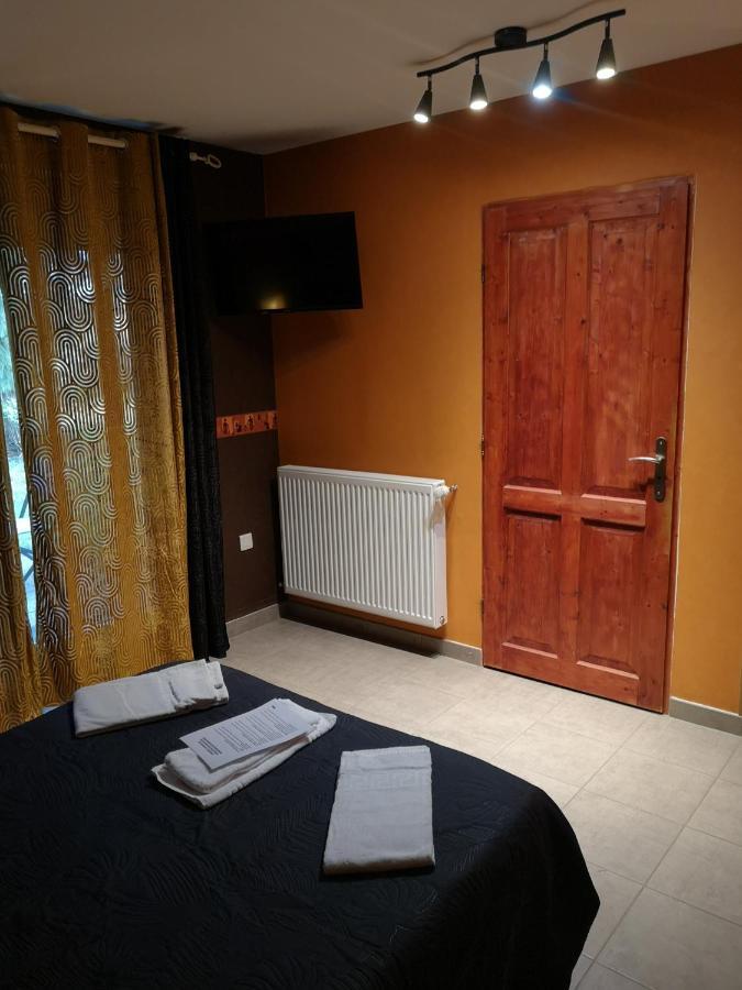 Domaine De La Borde Bed & Breakfast Damparis Екстериор снимка